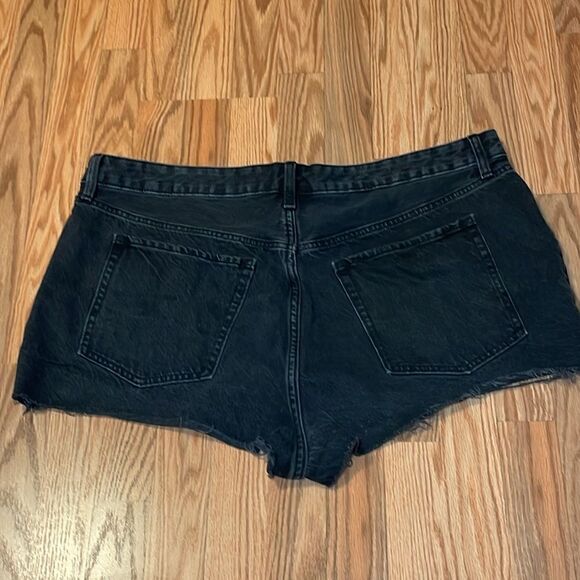 Old Navy Plus Size Booty Shorts, black cut-offs, cotton, 22 - Picture 6 of 6